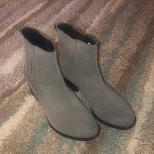 Sorel Lolla Chelsea Grey Boots